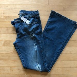 New York & Company NWT Soho Flare Jeans Size 6